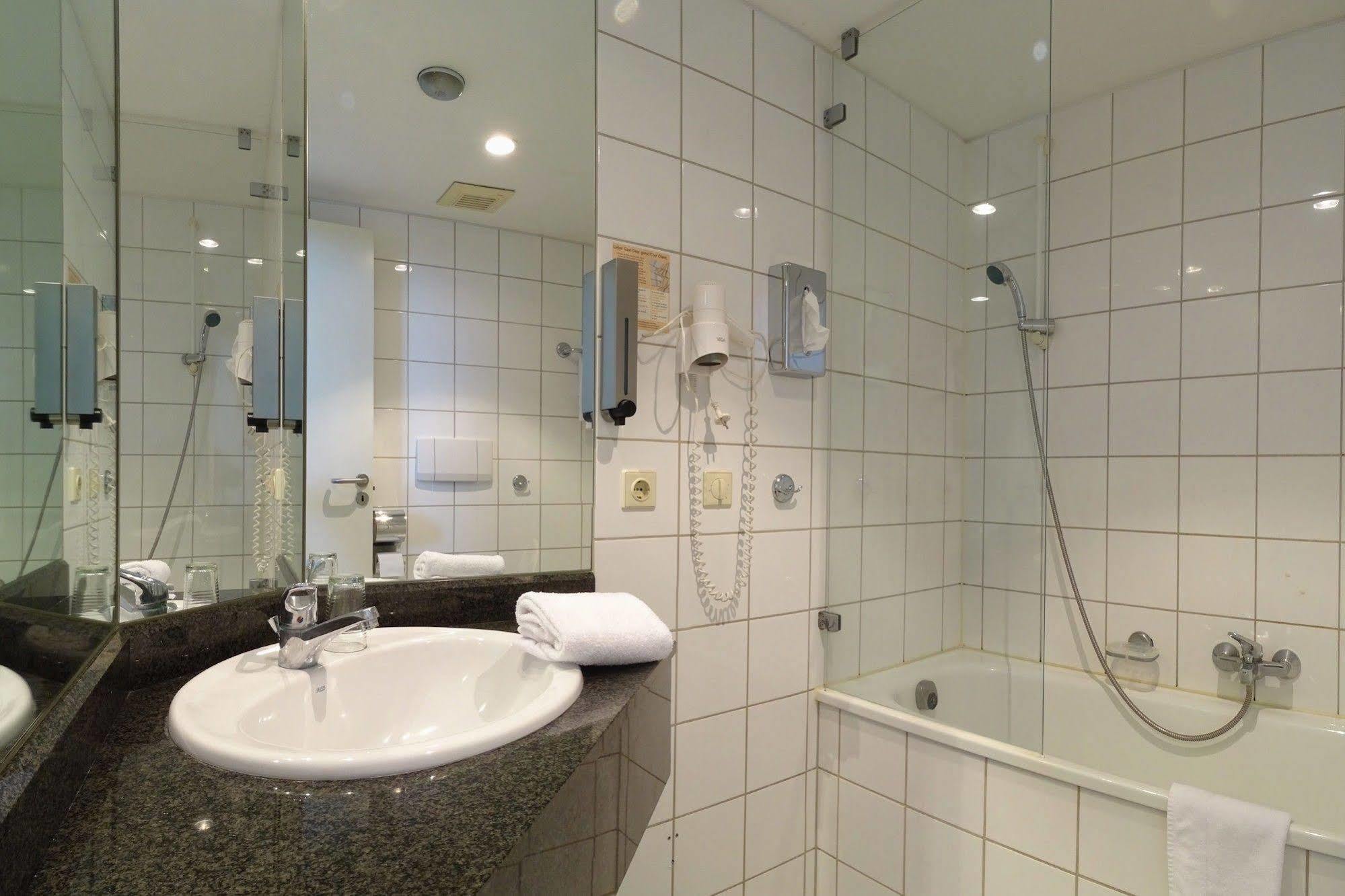 Plaza Suites Rüsselsheim Buitenkant foto