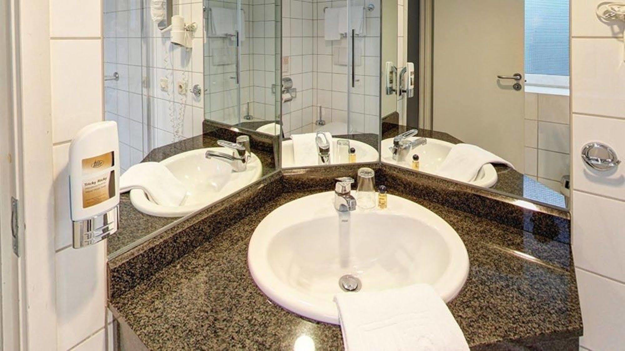 Plaza Suites Rüsselsheim Buitenkant foto