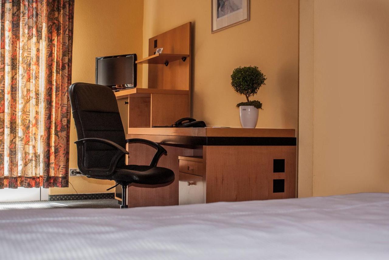 Plaza Suites Rüsselsheim Buitenkant foto